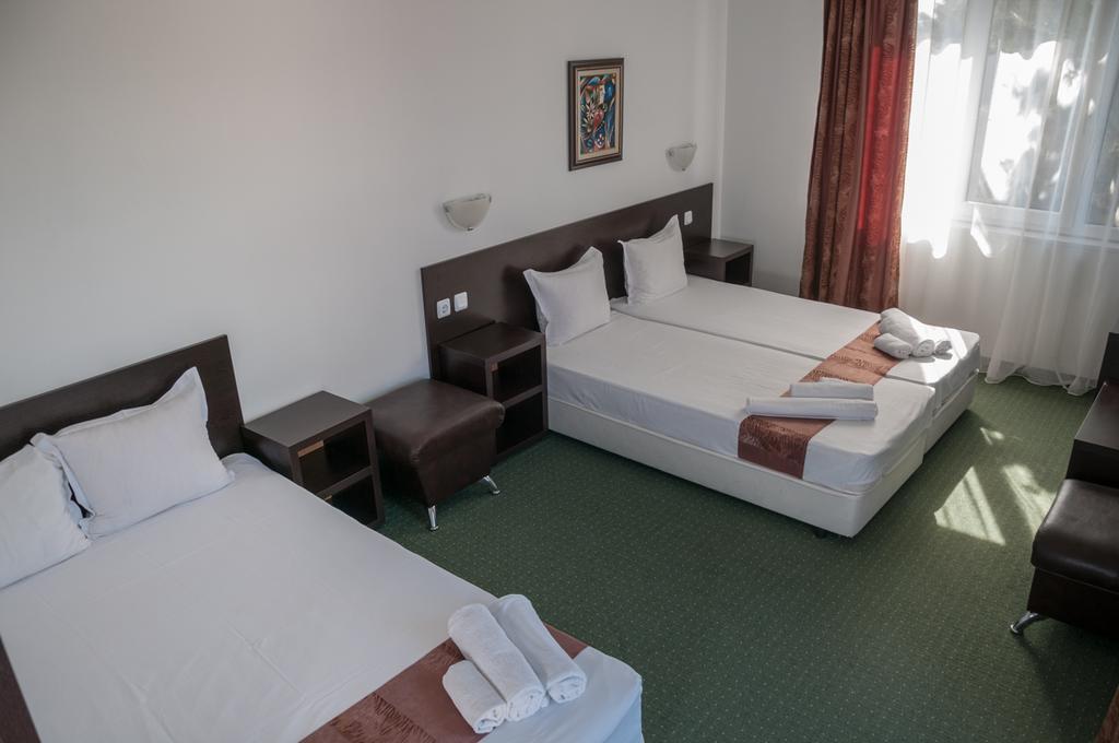 Family Нouse -Нotel Asai Ravda Extérieur photo