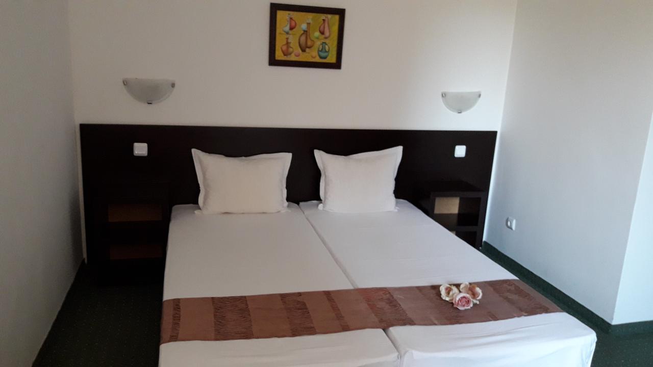 Family Нouse -Нotel Asai Ravda Extérieur photo